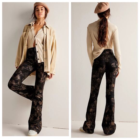 Free People We The Free Jayde Metallic Printed Flare Jeans In Black Tie Size 25 - Picture 2 of 10